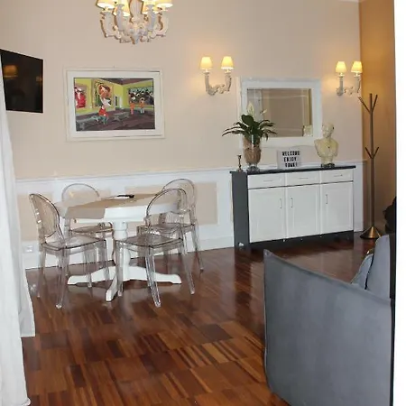 Long In Central Apartment *