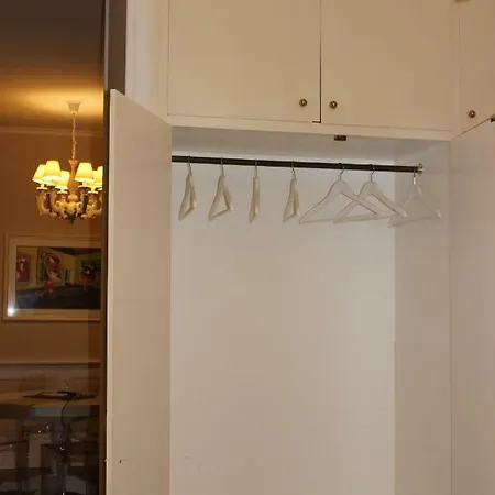 Long In Central Apartment