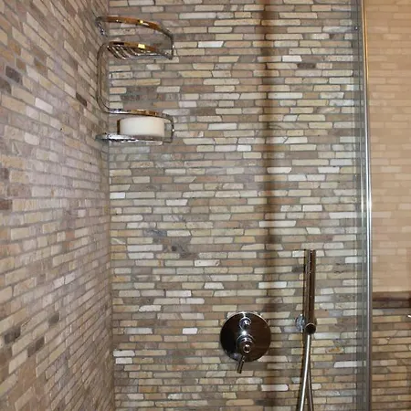 Apartment Long In Central Rome