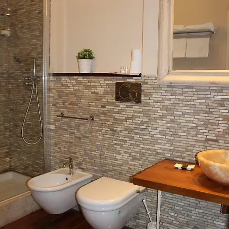 Apartment Long In Central Rome